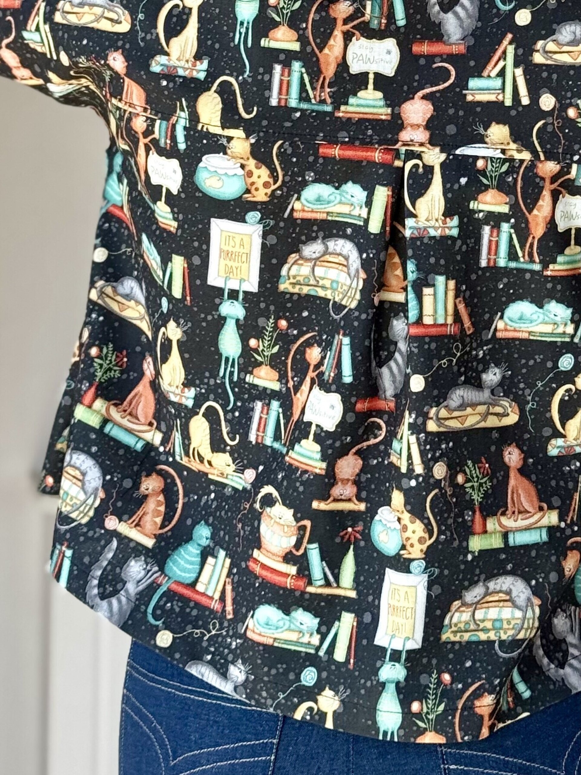 Blusa Dolman - Gatos y Libros - negro - 2