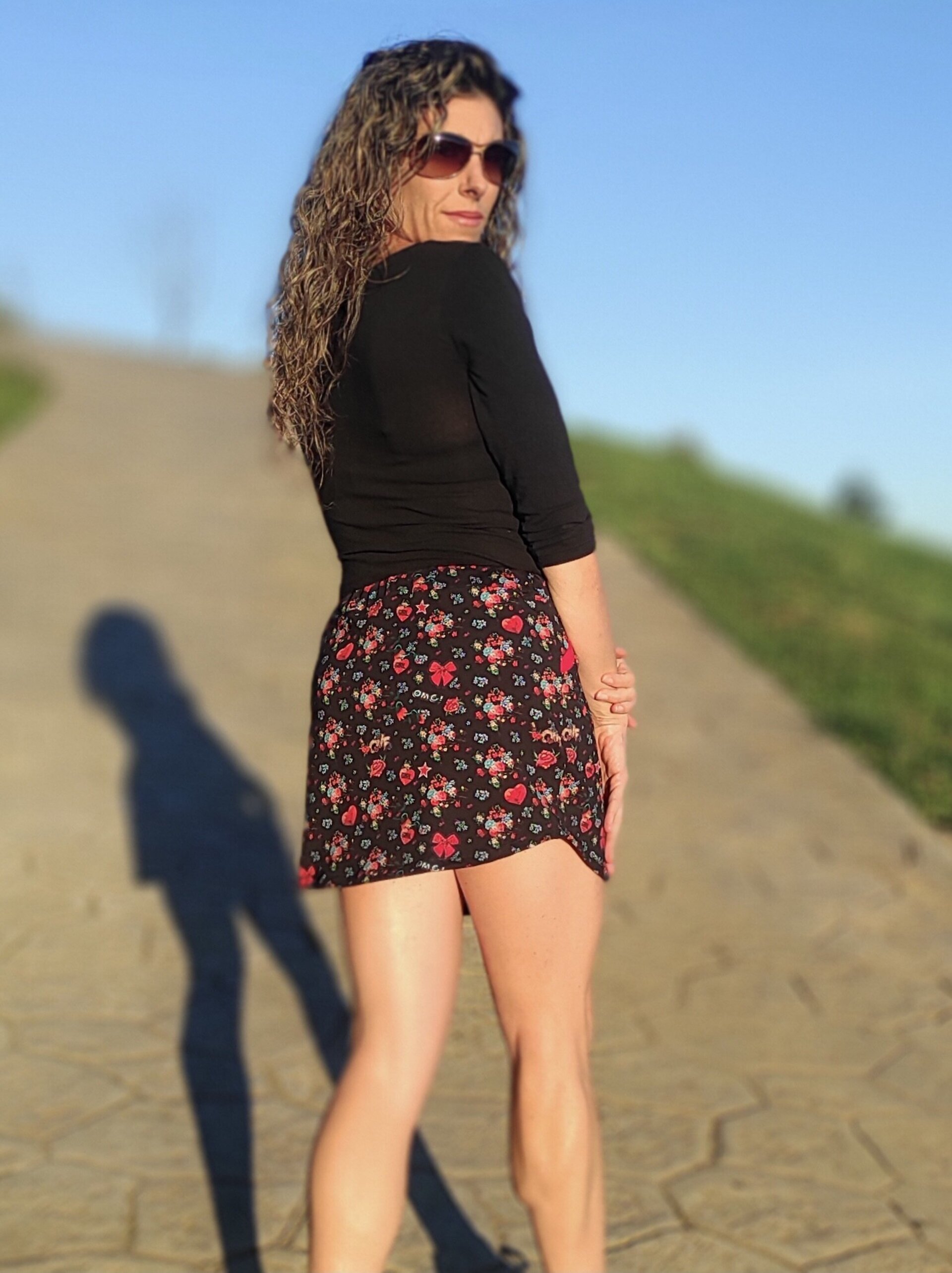 Falda mujer - bajo curvado - Rosas y Corazones - 3