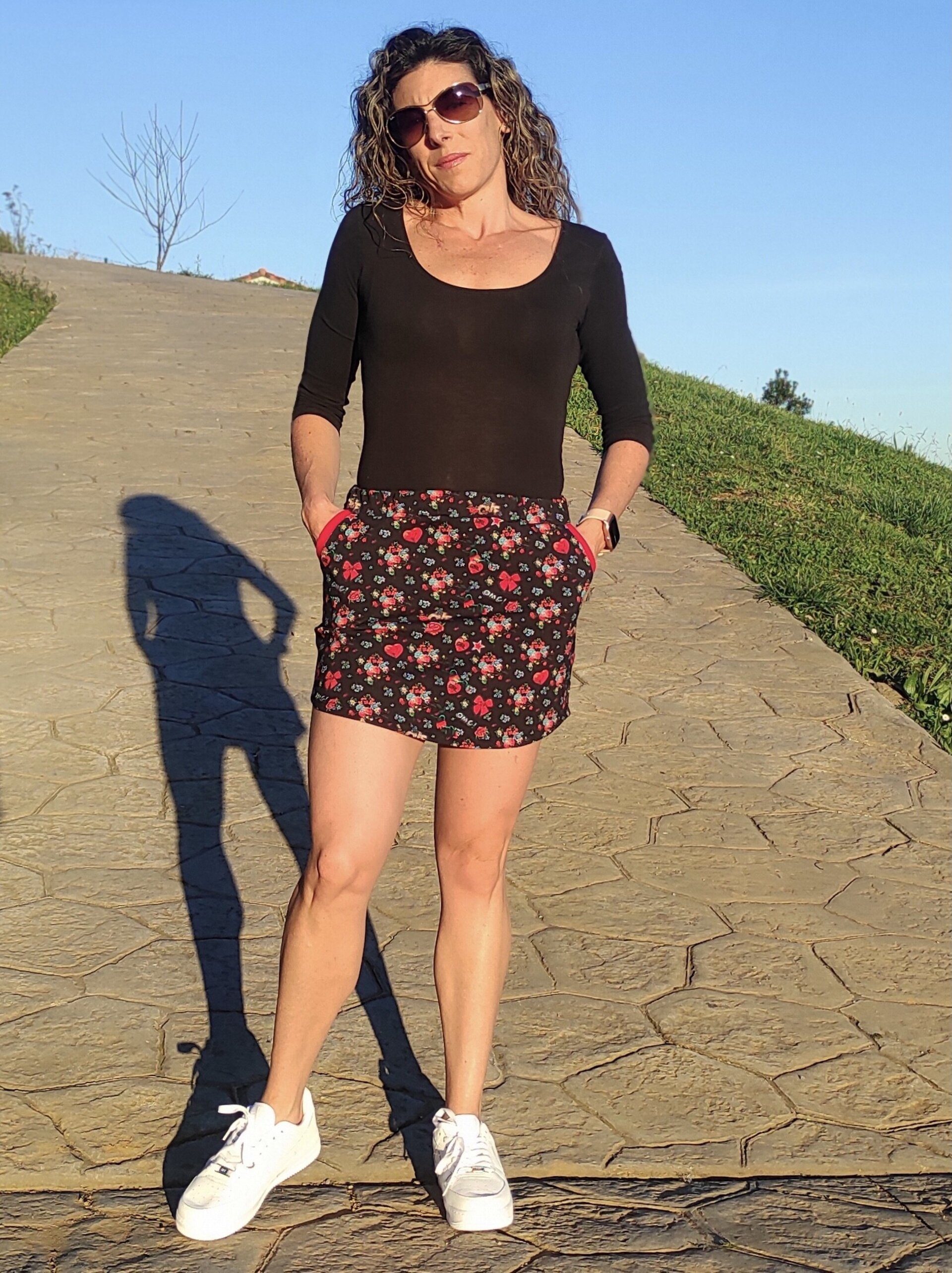 Falda mujer - bajo curvado - Rosas y Corazones - 8