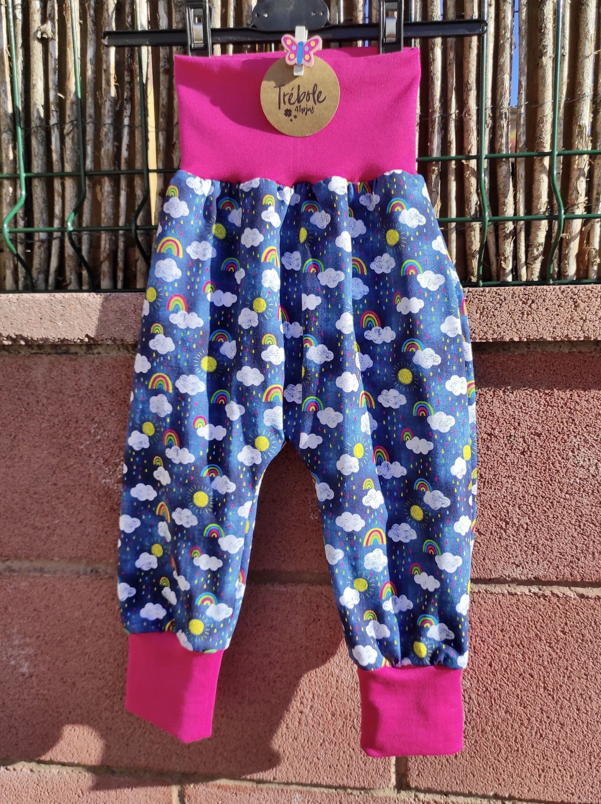 Pantalón Sarouel/Harem Bebé - Arcoiris y Nubes - rosa - 2