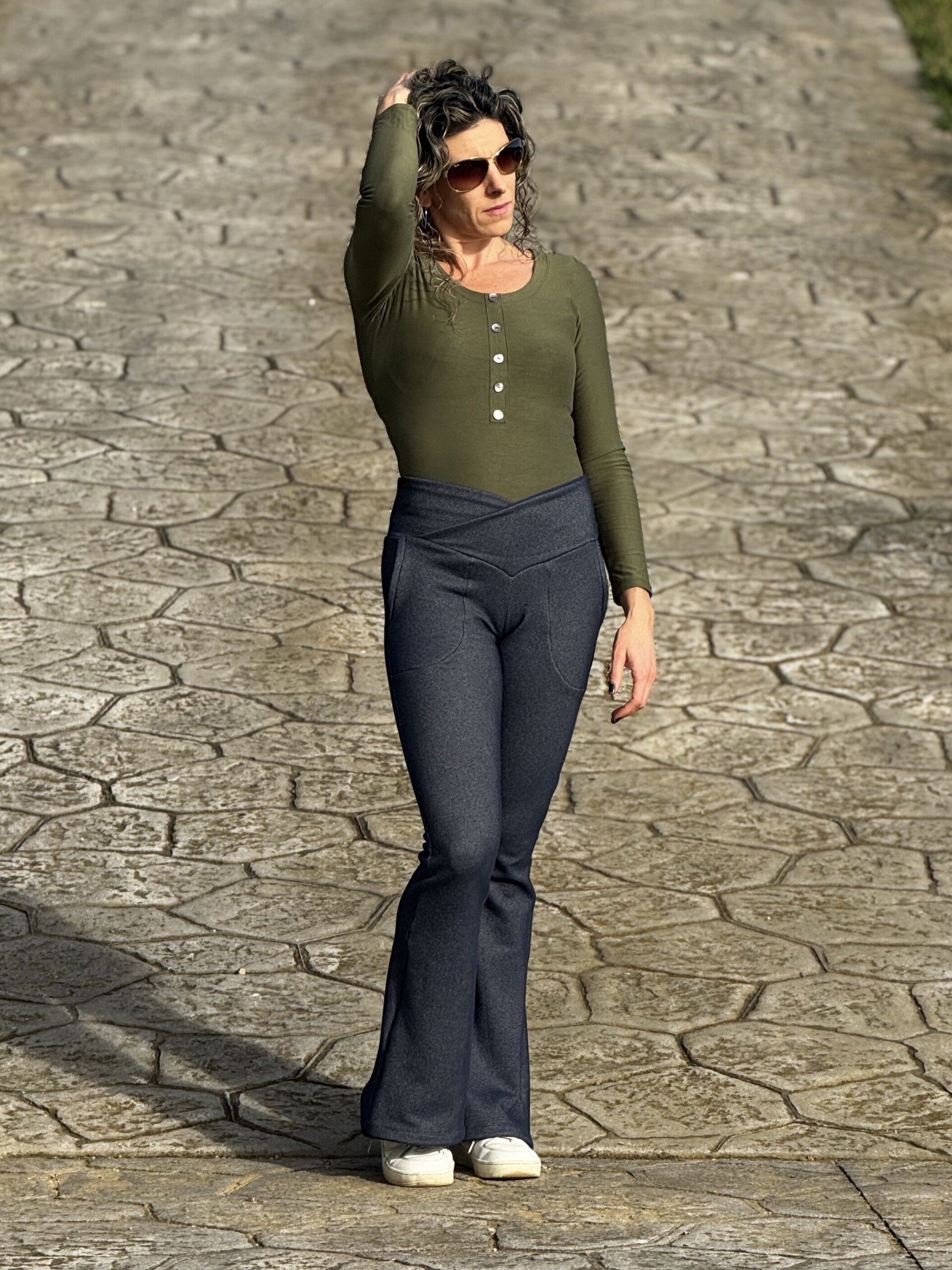 Pantalón Acampanado - Cinturilla cruzada triangular - sudadera afelpada denim - 4