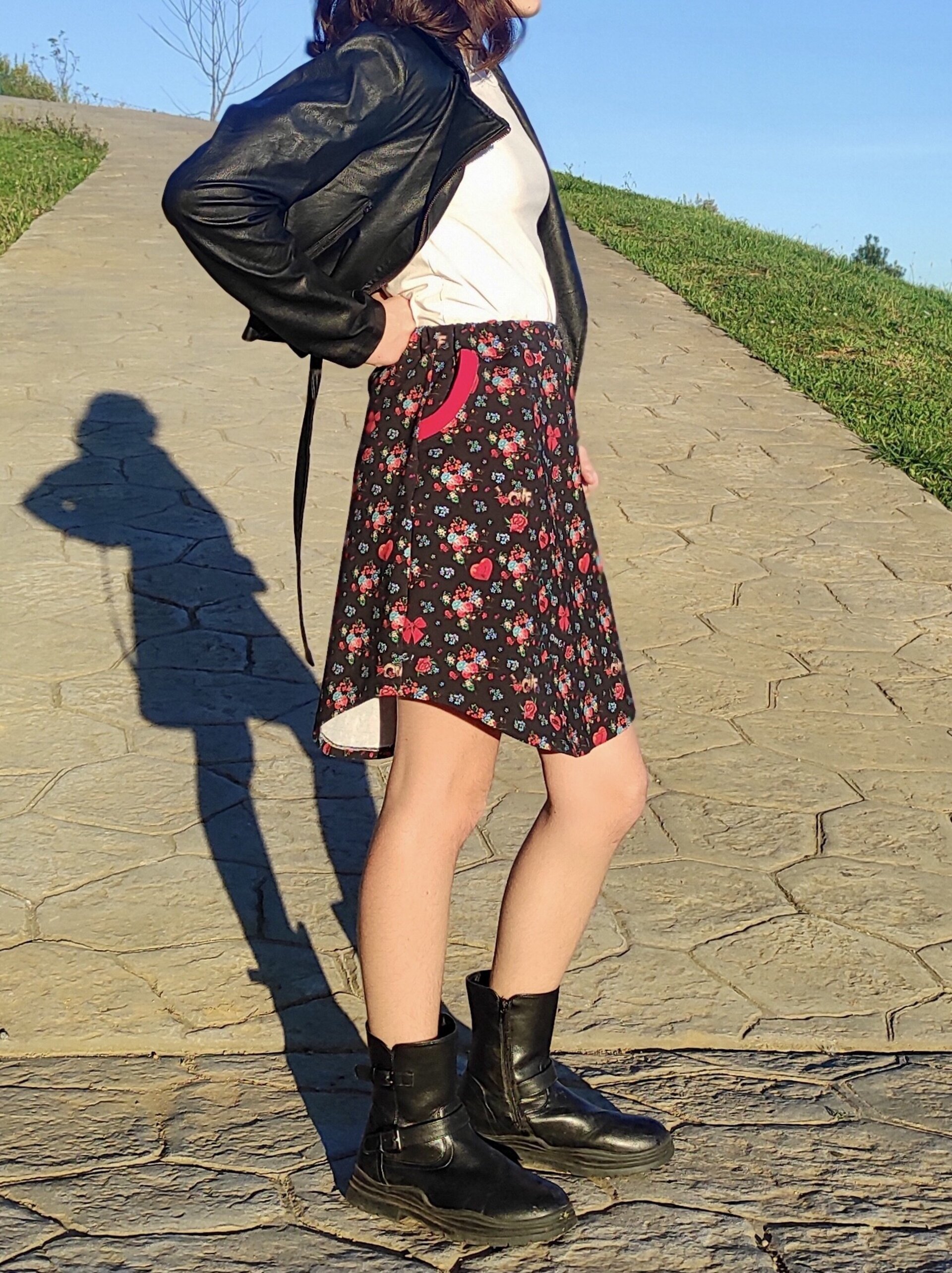 Falda infantil - bajo curvado - Corazones y Rosas - 6