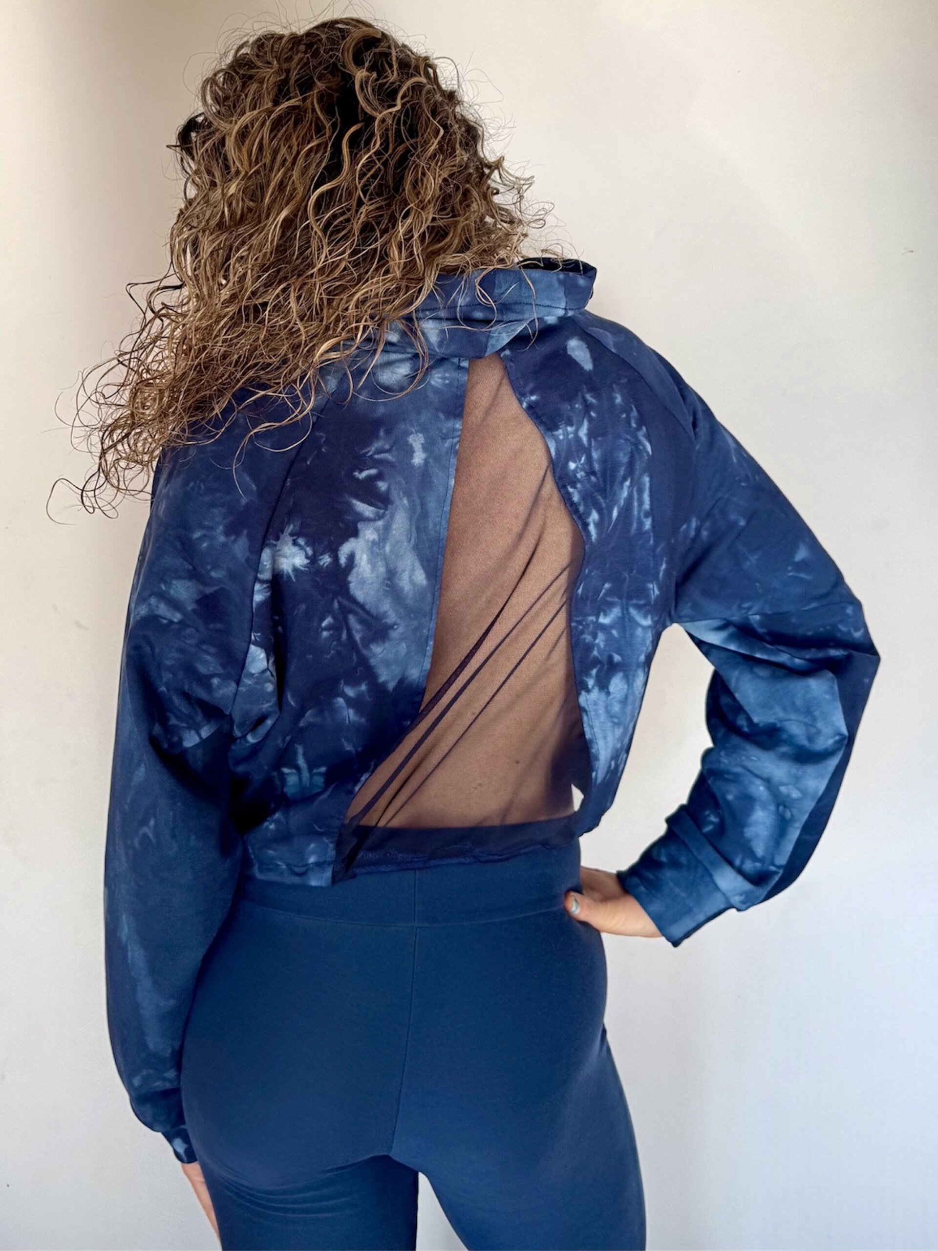 Sudadera crop espalda transparente - Tie-Dye azul - 9