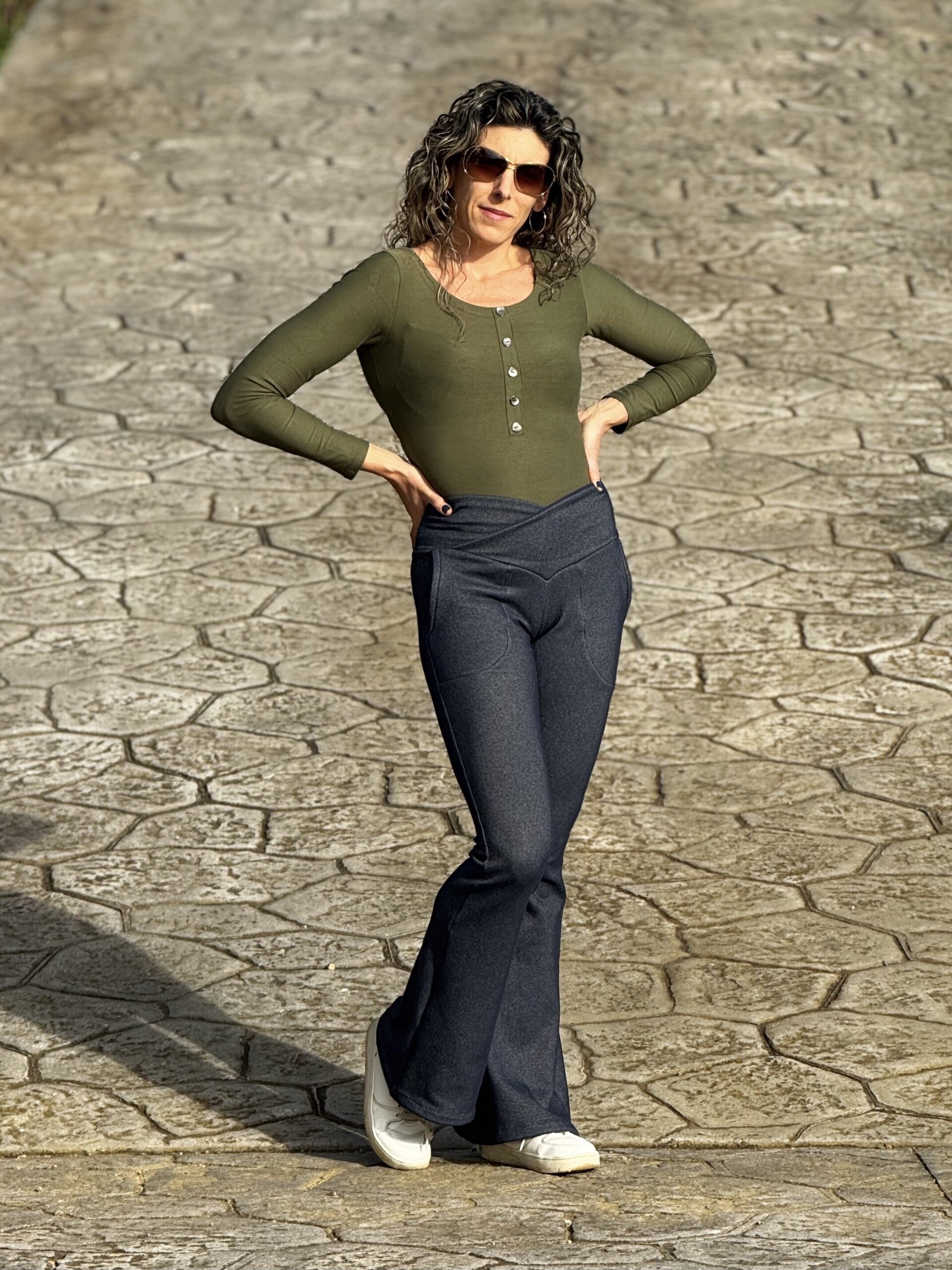 Pantalón Acampanado - Cinturilla cruzada triangular - sudadera afelpada denim - 5