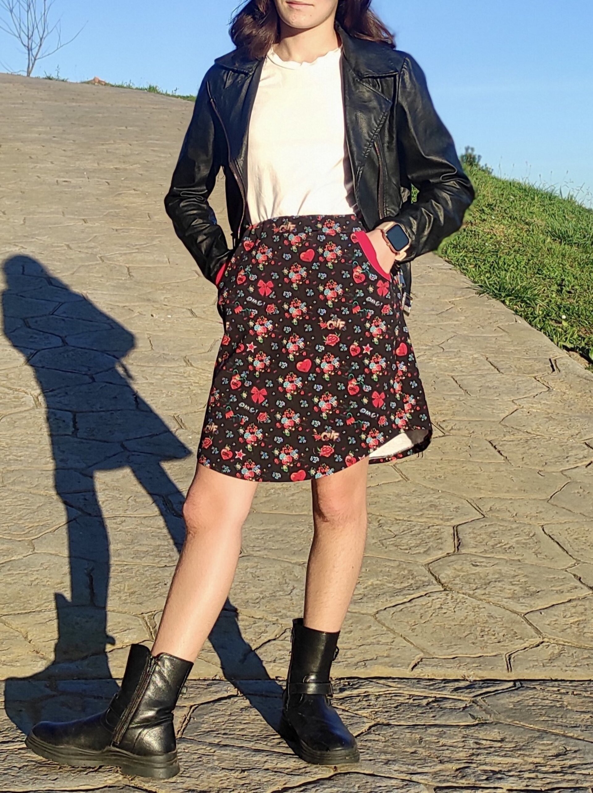 Falda infantil - bajo curvado - Corazones y Rosas - 3